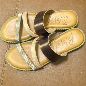Blowfish Malibu Otsi slide sandal.
